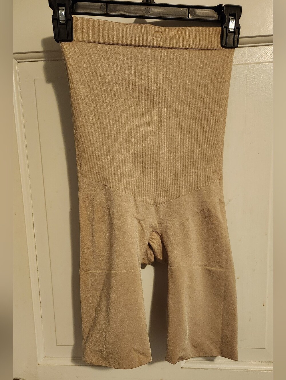 SPANX Nude Mid Thigh Shaping Body Suit. Size L